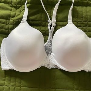 White racerback Maidenform bra. 36DD